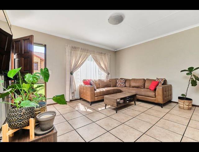 3 BEDROOM APARTMENT RENTED IN NORTH RIDING